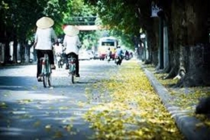 Dự báo thời tiết ngày 4/4: Bắc Bộ trời nắng, Nam Bộ có mưa dông