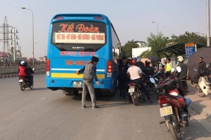Ai "bảo kê" cho nhà xe Kết Đoàn ngang nhiên chạy tuyến Cầu Rào – Mỹ Đình?
