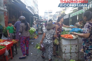 Chợ tự phát và vấn đề ATVSTP (TP. HCM) – Bài 7: Dẹp mãi không xong?