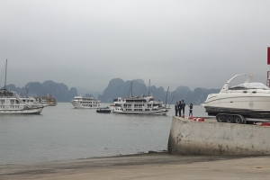 Chiến dịch diệt tour "không đồng" ở Quảng Ninh: Có “đánh chuột vỡ bình”?
