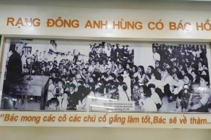 Công ty CP Bóng đèn Phích nước Rạng Đông kỷ niệm 53 năm ngày Bác Hồ về thăm