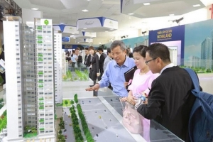 Tập đoàn Novaland trao tặng 20 con bò giống cho gia đình khó khăn ở Long An