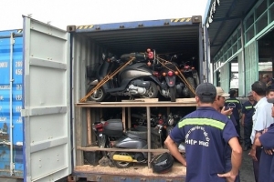 Phát hiện container chứa hàng nghìn thiết bị điện tử