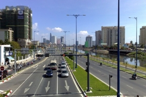 Rà soát lại việc bố trí trạm thu giá dịch vụ sử dụng đường bộ
