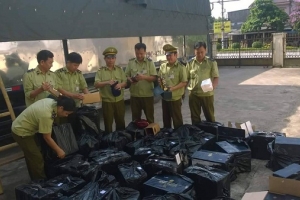 Hà Tĩnh: Bắt giữ 436 chai rượu ngoại nhập lậu trên đường ra Hà Nội tiêu thụ
