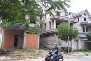 Đề xuất phương án "giải cứu" bất động sản "trùm mền"