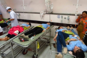 An Giang: Khoảng 400 công nhân nhập viện vì ngộ độc thực phẩm