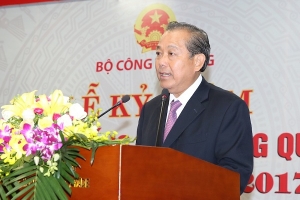 Đấu tranh chống buôn lậu: Xử lý nghiêm cán bộ sai phạm
