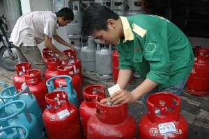 Hôm nay, giá gas tăng thêm 16.000 đồng/bình 12kg