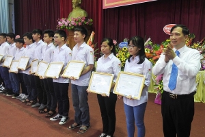 Bảo Việt dành gần 30 tỷ đồng cho thế hệ trẻ nhân dịp khai trường