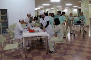 TP. HCM : 26 công nhân nghi vấn ngộ độc thực phẩm
