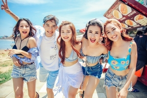 Đông Nhi đưa học trò sang Đài Loan quay MV mới