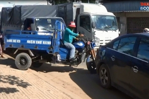 Cửa ngõ phía Tây TP.HCM: Đường Nguyễn Văn Bứa kẹt xe như "cơm bữa"