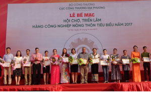 Bế mạc Hội chợ, triển lãm hàng công nghiệp nông thôn tiêu biểu năm 2017