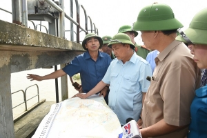 Hủy mọi cuộc họp, Thủ tướng thị sát, chỉ đạo hộ đê tại Ninh Bình