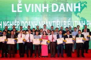 Phú Thọ: Vinh danh các doanh nghiệp, doanh nhân tiêu biểu năm 2017
