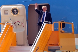 Ba ngày làm việc của Tổng thống Donald Trump ở Việt Nam
