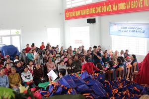 Masan Consumer tặng quà cho ngư dân tỉnh Khánh Hoà bị ảnh hưởng bởi bão số 12