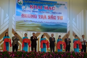 TP. Bảo Lộc (Lâm Đồng) triển lãm "Hương trà - Sắc tơ"