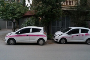 Hà Nội: Điều tra hành vi xịt sơn bẩn lên hàng chục xe ô tô trong đêm