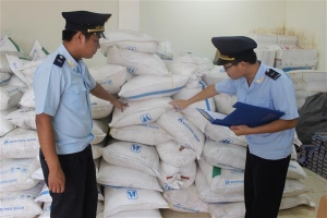Quảng Trị: Trong một ngày, bắt giữ 2 vụ vận chuyển hàng lậu quy mô lớn