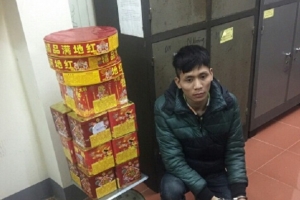 Lạng Sơn: Bắt đối tượng vận chuyển trái phép pháo nổ