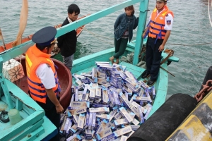Thu giữ 857 cây thuốc lá ngoại không có giấy tờ