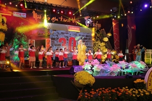 Tôn Hoa Sen: Thực hiện chương trình “Mái ấm gia đình Việt - Tết Mậu Tuất 2018”