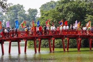 Hà Nội thu hút gần 375 nghìn lượt khách du lịch dịp Tết Nguyên đán 2018