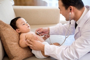 Quảng Ninh: Trẻ 8 tháng tuổi bị nhiễm độc trì do thuốc cam được cứu sống