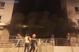 Vụ cháy Chung cư Carina Plaza tại TP. HCM: Cửa ngăn cháy bị chèn đá