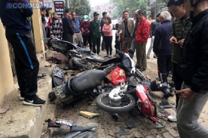 Yên Bái: Ô tô mất lái, tông liên hoàn 6 xe máy