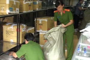 Đồng Nai: Truy tố đối tượng mua bán quần, áo giả nhãn hiệu “Việt Tiến”