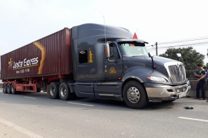 Hà Tĩnh: Tông vào container, một người đàn ông tử vong