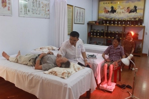 Phòng chẩn trị y học cổ truyền Thảo Nam Sơn đón nhận Huân chương lao động hạng 3