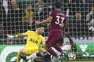 Đánh sập Wembley, Man City tiến sát ngai vàng