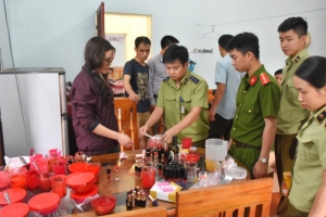 Thanh Hóa: Phát hiện cơ sở sản xuất mỹ phẩm 'chui'