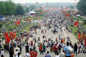 Phú Thọ: Hai ngày khai hội Đền Hùng đón 1,5 triệu lượt du khách