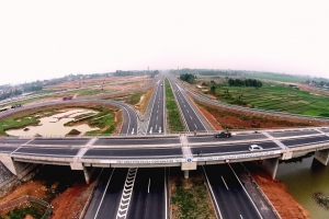 Vốn trái phiếu dư thừa: Đẩy mạnh đầu tư công