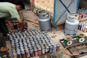 Cần xóa bỏ tình trạng sang chiết gas trái phép