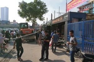 Quận Cầu Giấy ra quân cưỡng chế các công trình vi phạm trên đường Nguyễn Khánh Toàn