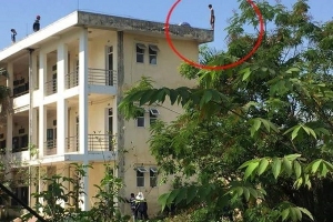Xin tiền mua xe máy không thành, nam thanh niên định nhảy lầu tự tử