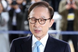 Cựu Tổng thống Hàn Quốc Lee Myung-bak sắp hầu tòa vì tham nhũng