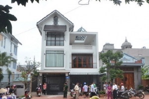 Hà Nội: Điều tra vụ bố nhảy lầu tự tử, 2 con nhỏ tử vong bất thường