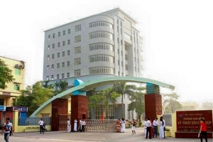 Trường Cao đẳng kỹ thuật Công nghiệp Bắc Giang: Tự ý xây tường rào bịt đường giao thông?