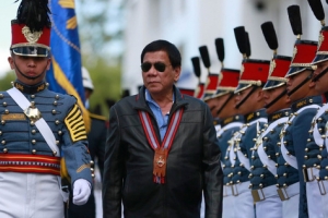 Ông Duterte dọa chiến tranh với Trung Quốc nếu vượt lằn ranh đỏ ở biển Đông