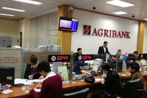 Nợ xấu của Agribank giảm mạnh, tiền gửi khách hàng vượt 1 triệu tỷ