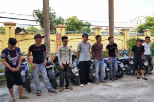Nghệ An: Phạt nặng nhóm thanh niên đi rước dâu đánh võng trên QL1A