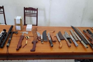 Khám nhà đối tượng tàng trữ ma túy, phát hiện lựu đạn và thuốc nổ