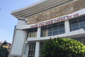 Cần chấn chỉnh hoạt động trông giữ xe và chụp ảnh ở Trung tâm nghệ thuật Âu Cơ